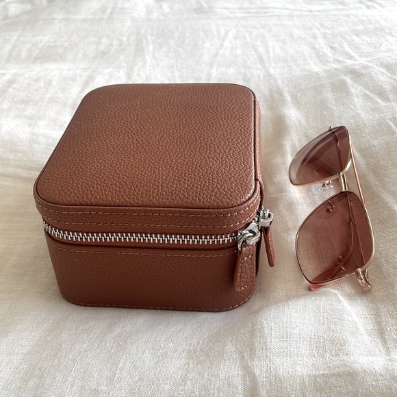 Mark & Graham Travel Accessories Case – New – Compact Organizer - Picture 3 of 8